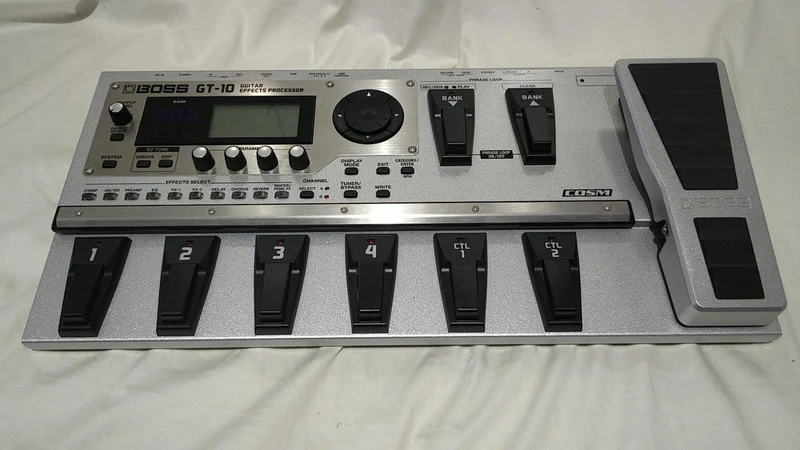 BOSS Multi-Effektgerät GT-10