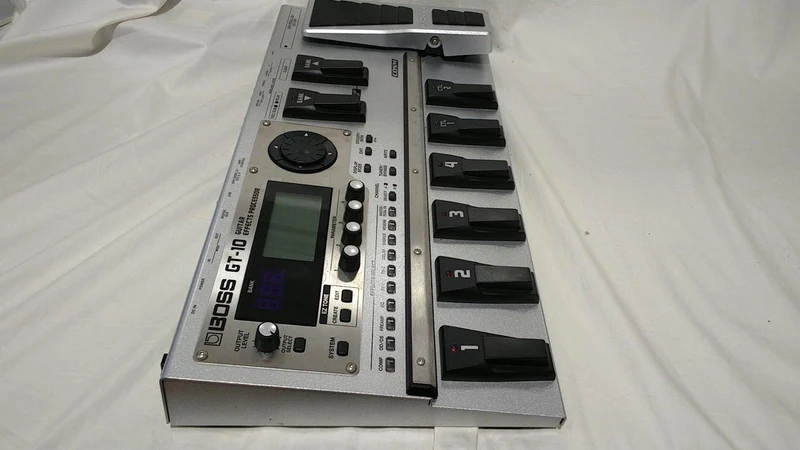 BOSS Multi-Effektgerät GT-10