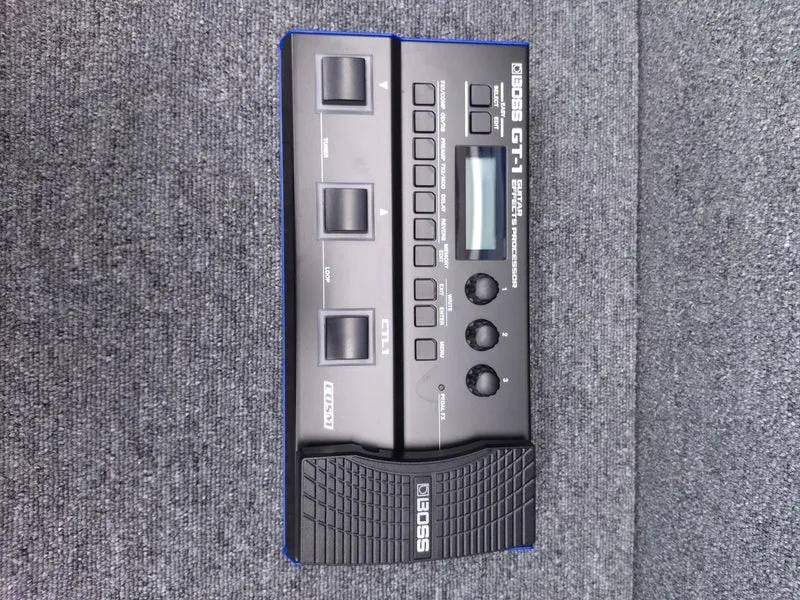 BOSS Multi-Effektgerät GT-1
