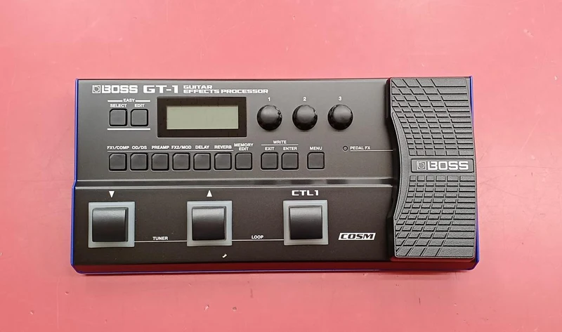 BOSS Multi-Effektgerät GT-1