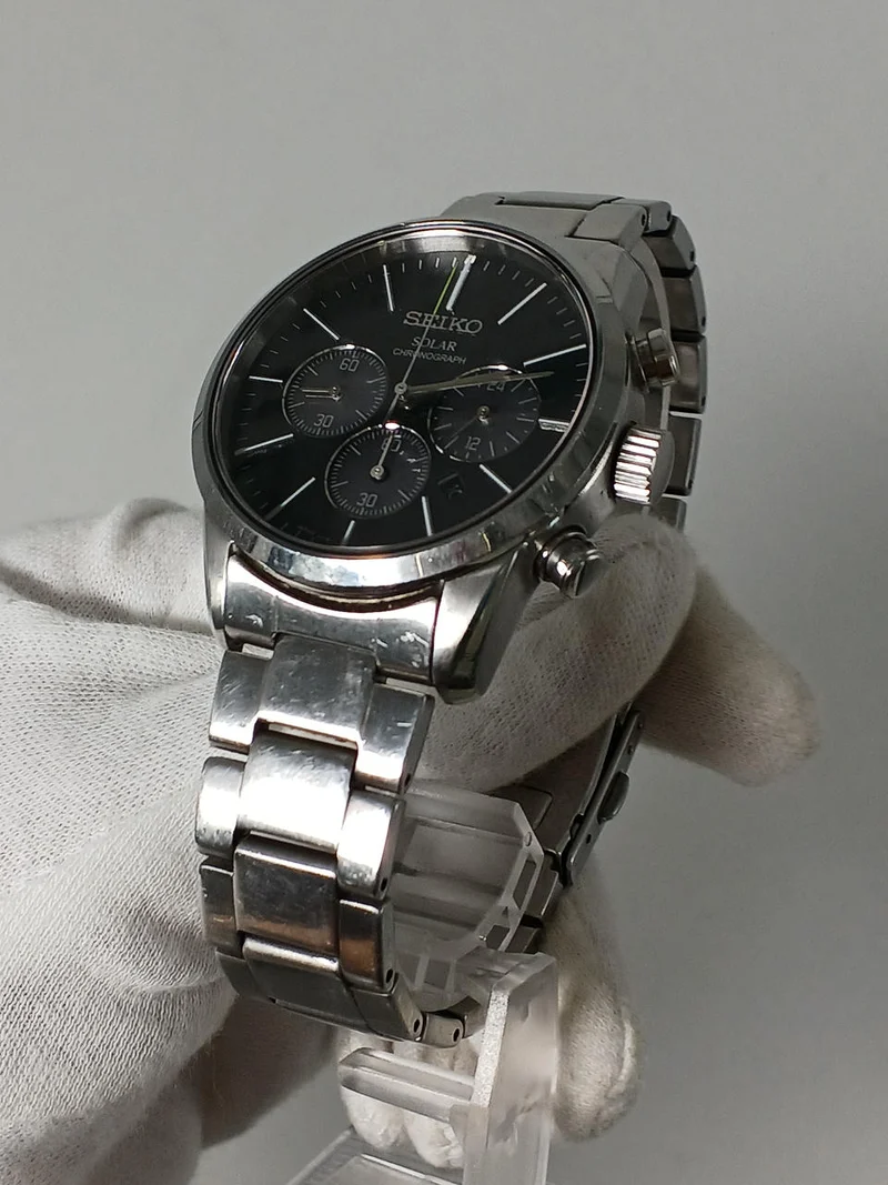 SEIKO Solar-Chronograph Armbanduhr V175-0BJ0