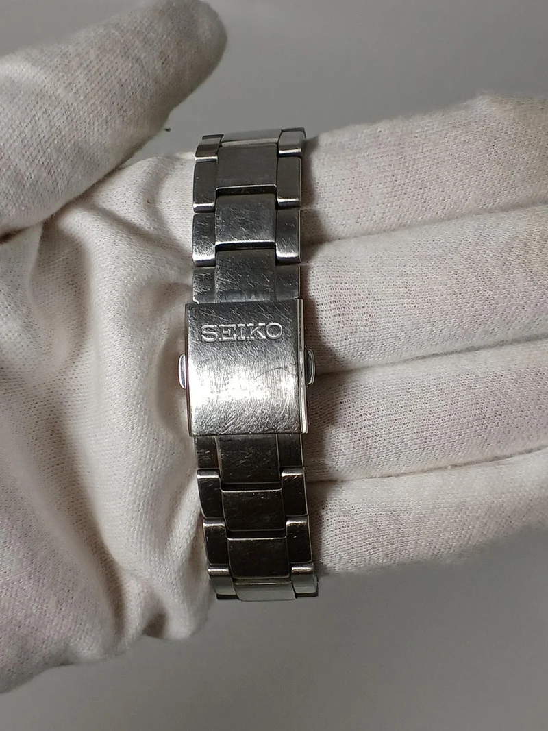 SEIKO Solar-Chronograph Armbanduhr V175-0BJ0