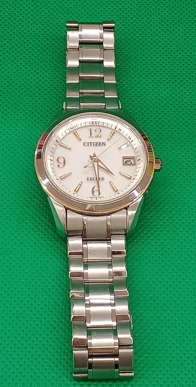 CITIZEN EXCEED Eco-Drive Funkgesteuerte Uhr H111-T016961