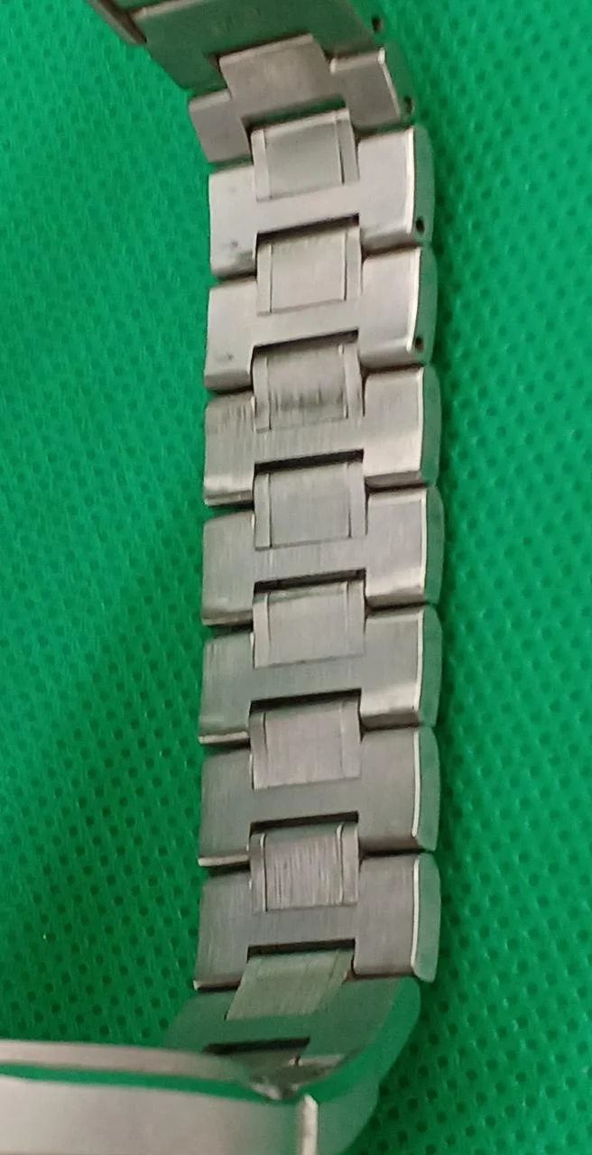 CITIZEN EXCEED Eco-Drive Funkgesteuerte Uhr H111-T016961