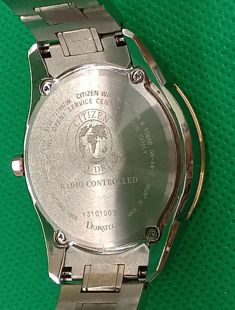 CITIZEN EXCEED Eco-Drive Funkgesteuerte Uhr H111-T016961