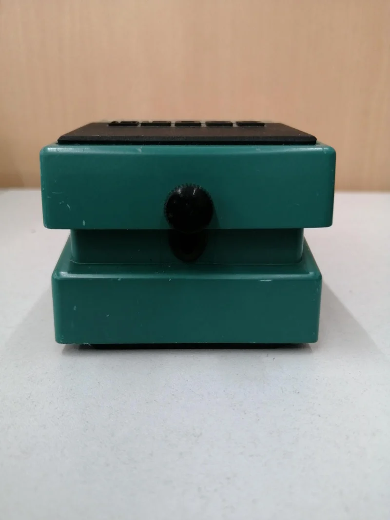 BOSS Tremolo TR-2