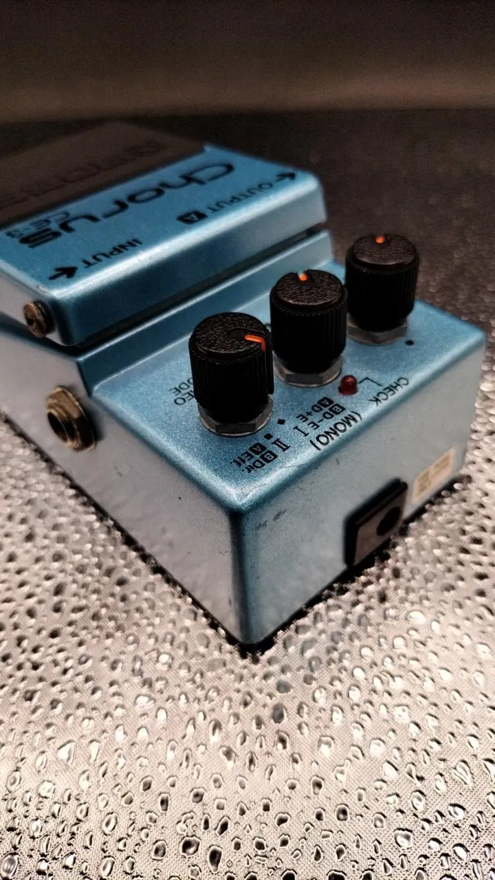 BOSS Effektpedal CE-3