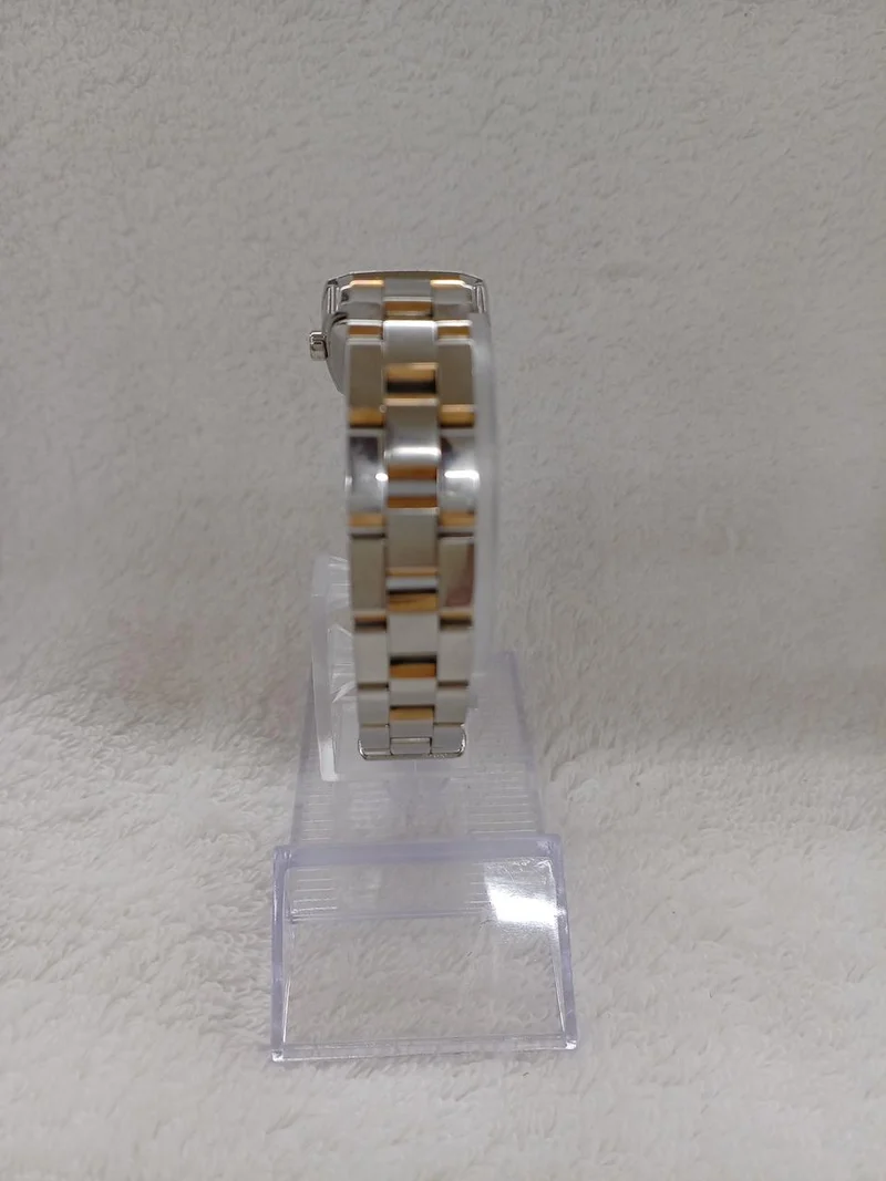 SEIKO Quarz-Armbanduhr 1F21-0BC0