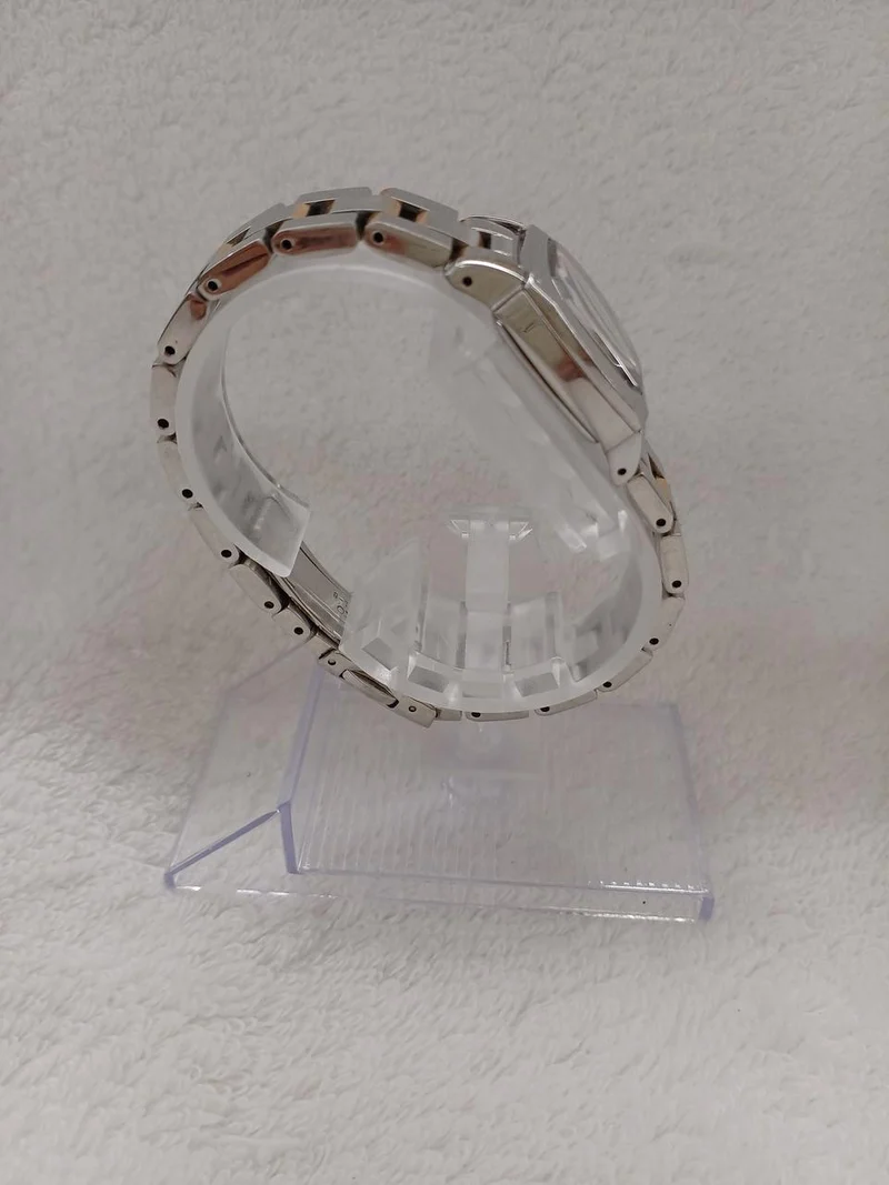 SEIKO Quarz-Armbanduhr 1F21-0BC0
