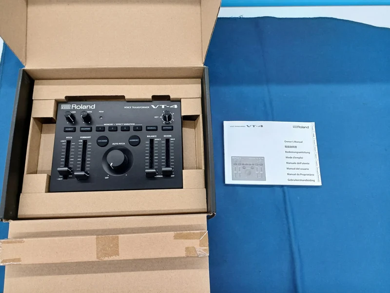 ROLAND Vocal Effects VT-4