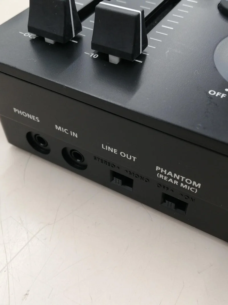 ROLAND Voice Transformers VT-4