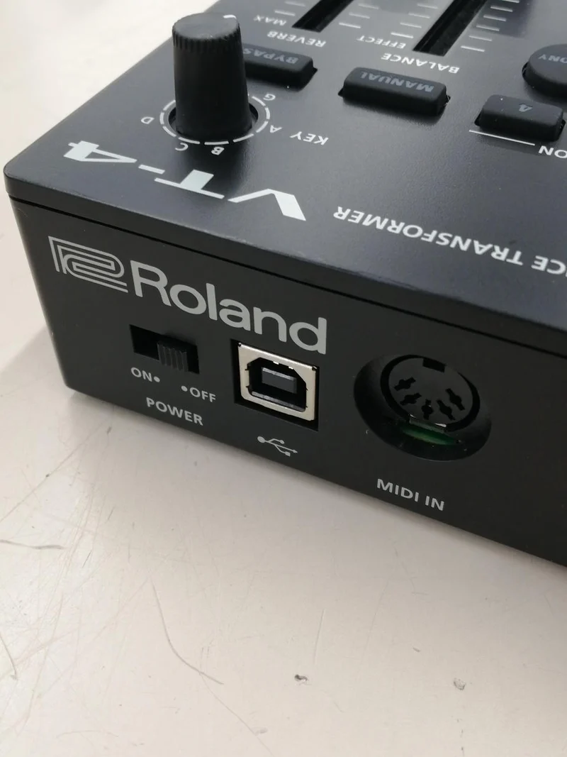 ROLAND Voice Transformers VT-4