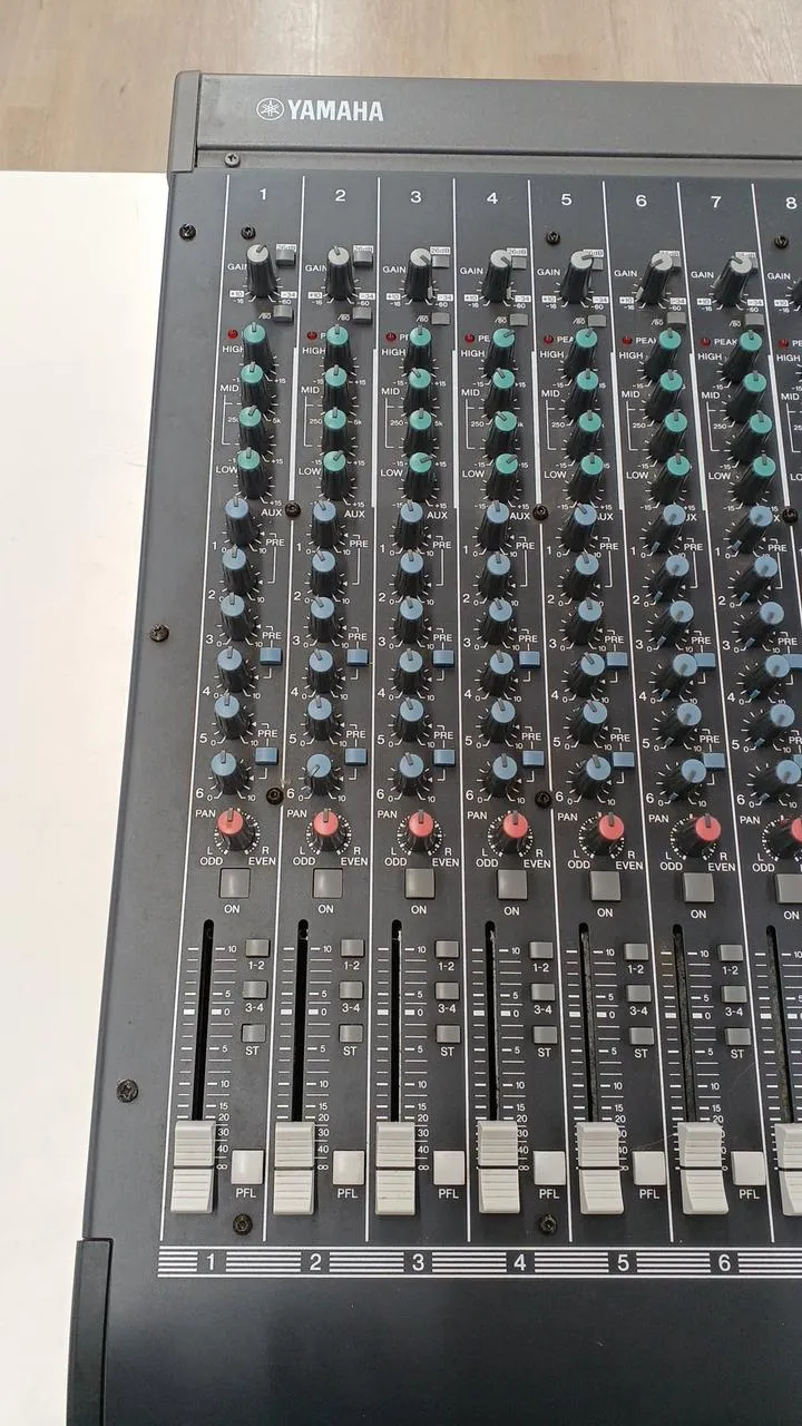 [SCHROTT] YAMAHA Mixer GF24/12