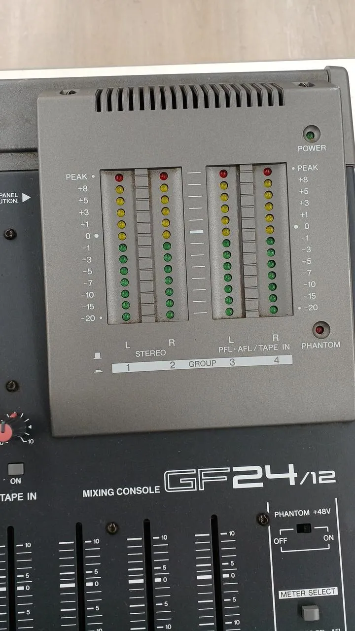 [SCHROTT] YAMAHA Mixer GF24/12