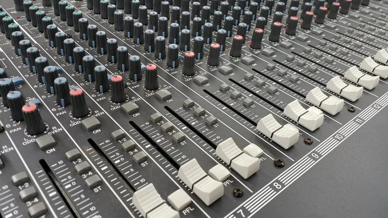 [SCHROTT] YAMAHA Mixer GF24/12