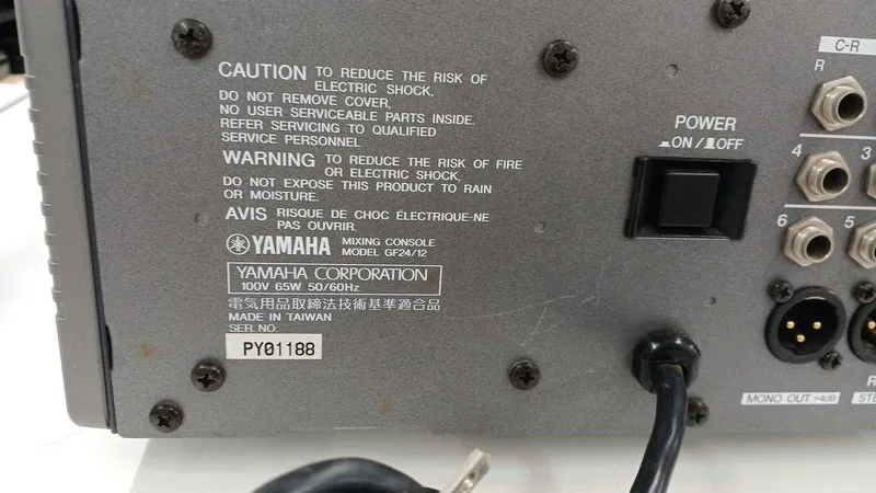 [SCHROTT] YAMAHA Mixer GF24/12