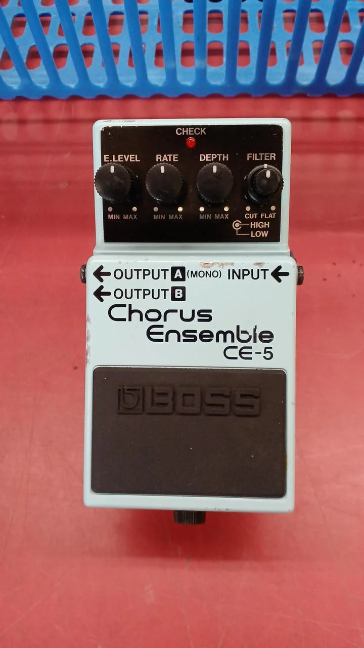 BOSS Chorus CE-5