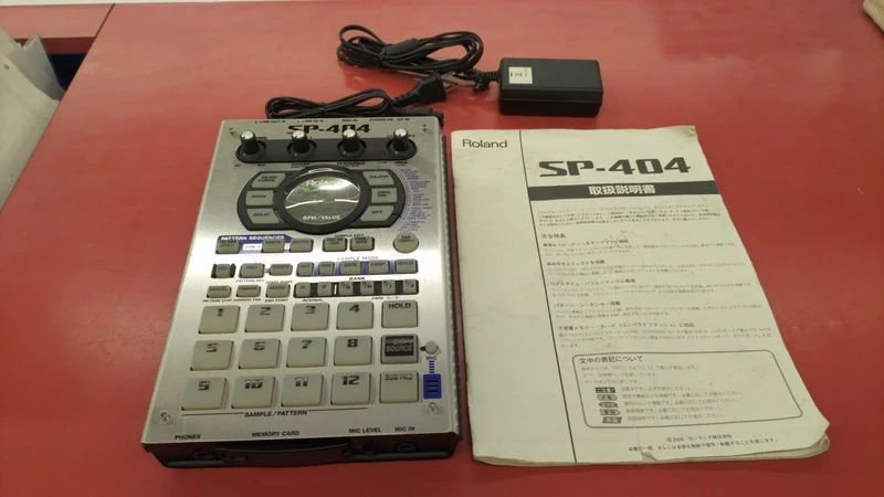 ROLAND Sampler SP-404