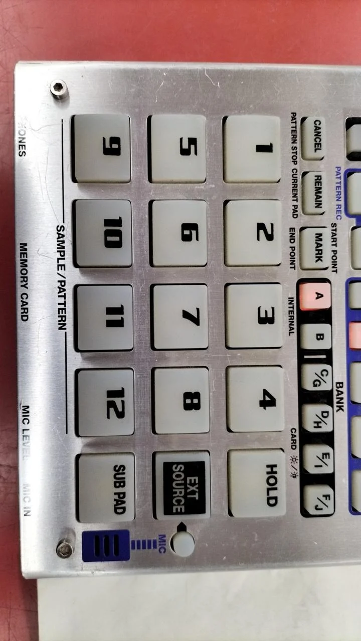 ROLAND Sampler SP-404
