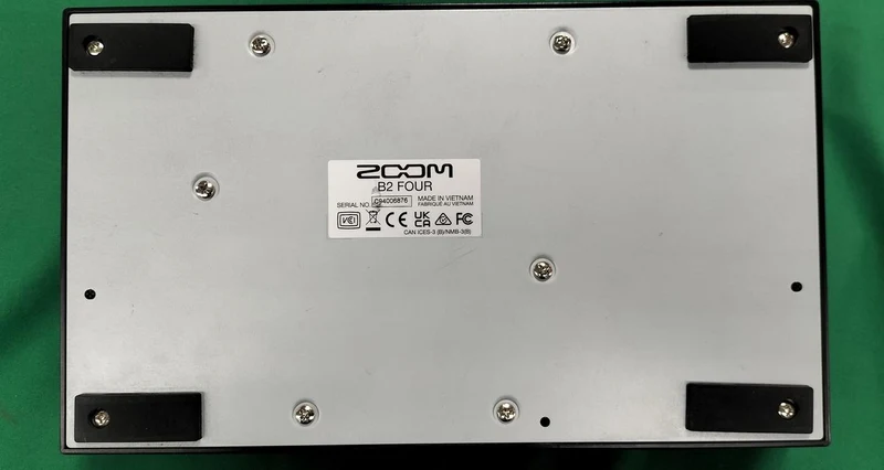 ZOOM Multi-Effektpedal für Bass B2 FOUR