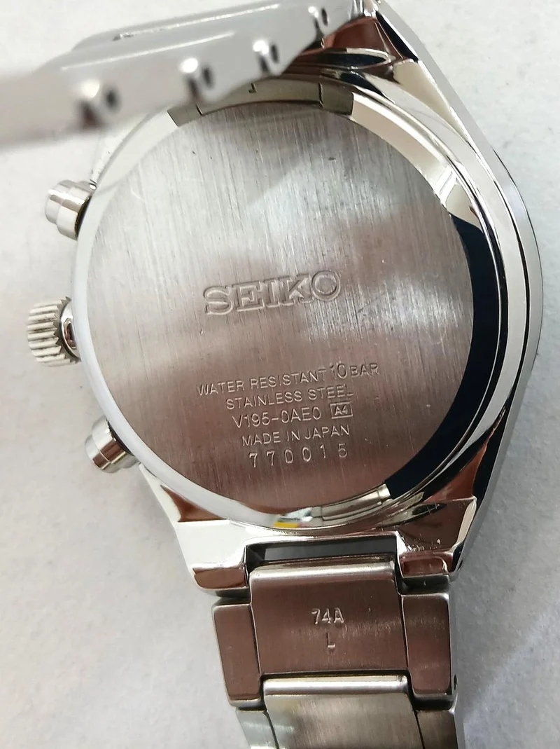 SEIKO Solar-Armbanduhr V195-0AE0