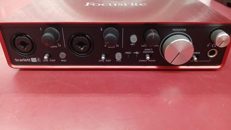 FOCUSRITE Audio-Interface: SCARLETT 2I4