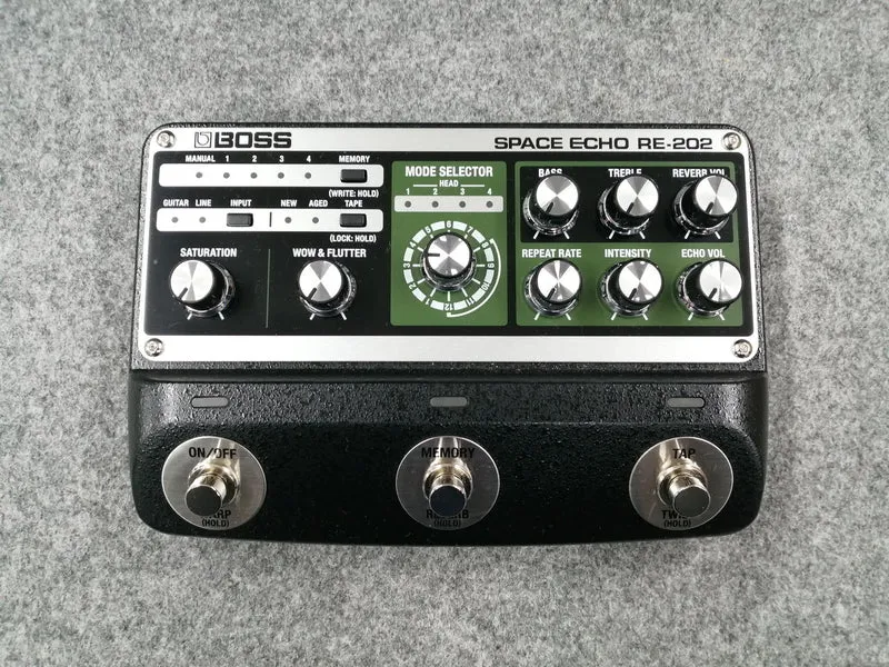 BOSS Effektpedal RE-202