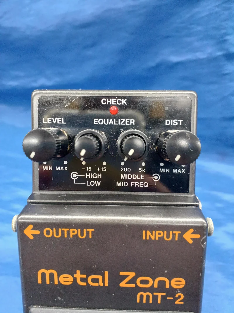 BOSS Effektpedal MT-2