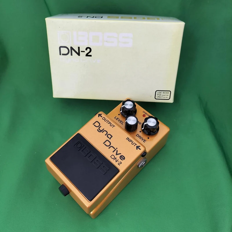 BOSS Effekte & Verzerrungseffekte DYNA DRIVE DN-2