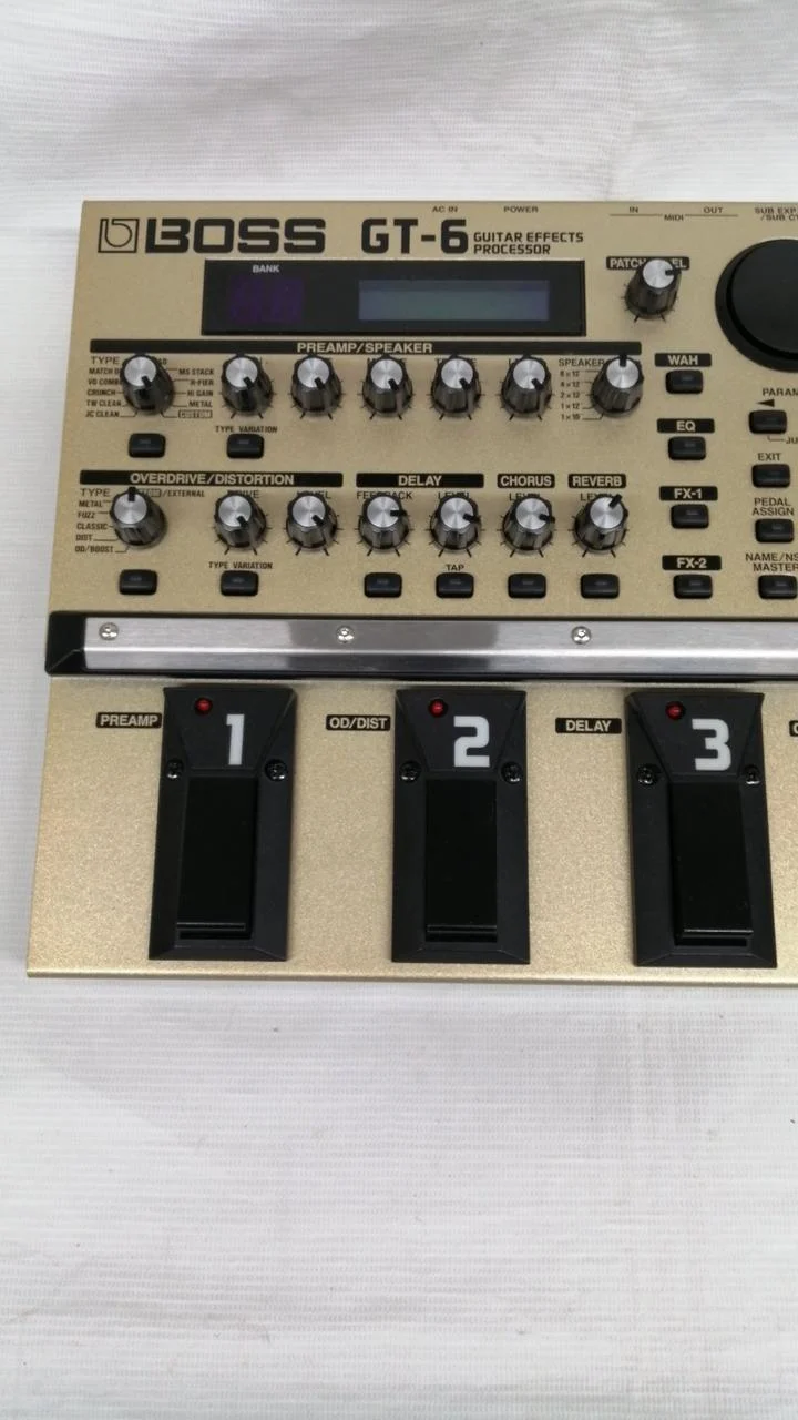 BOSS Multi-Effektgerät GT-6