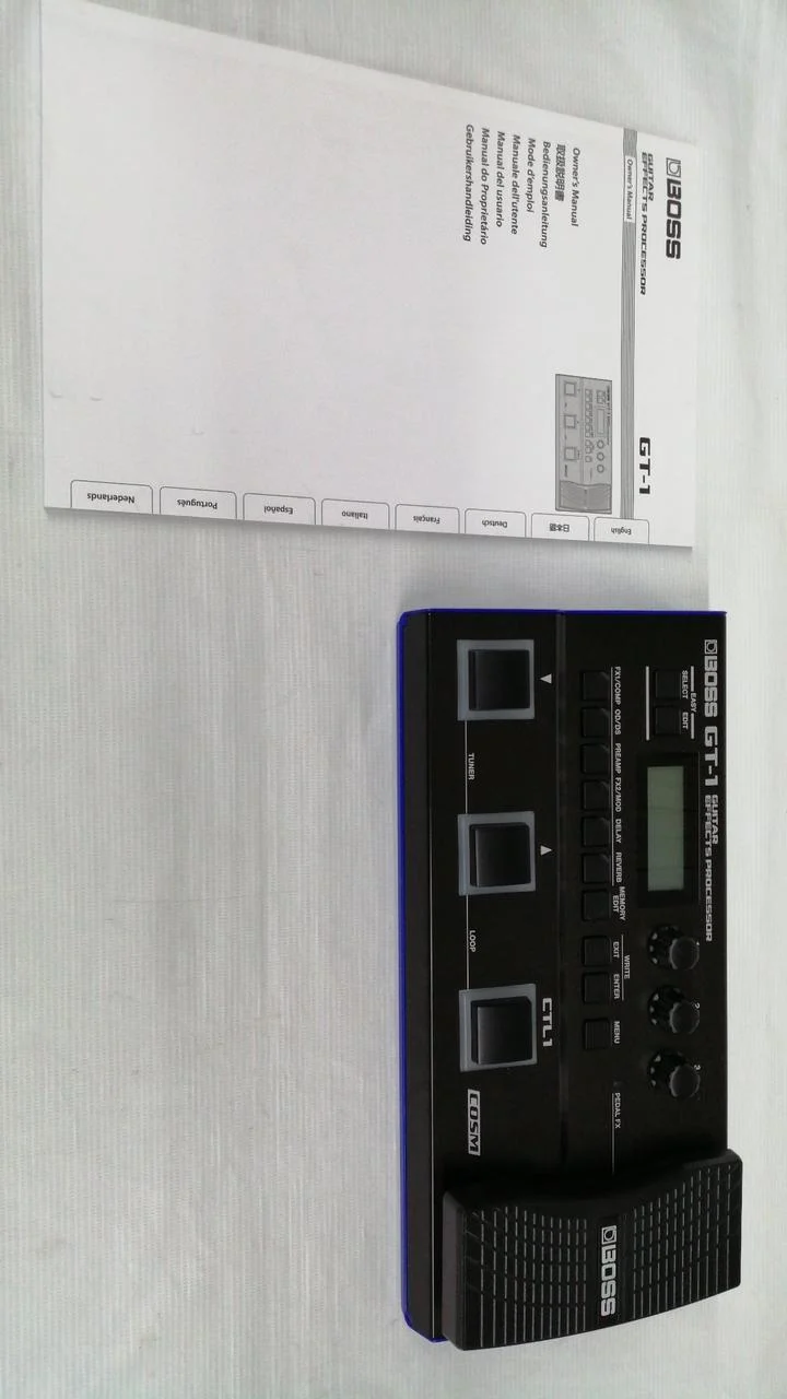 BOSS Multi-Effektgerät GT-1