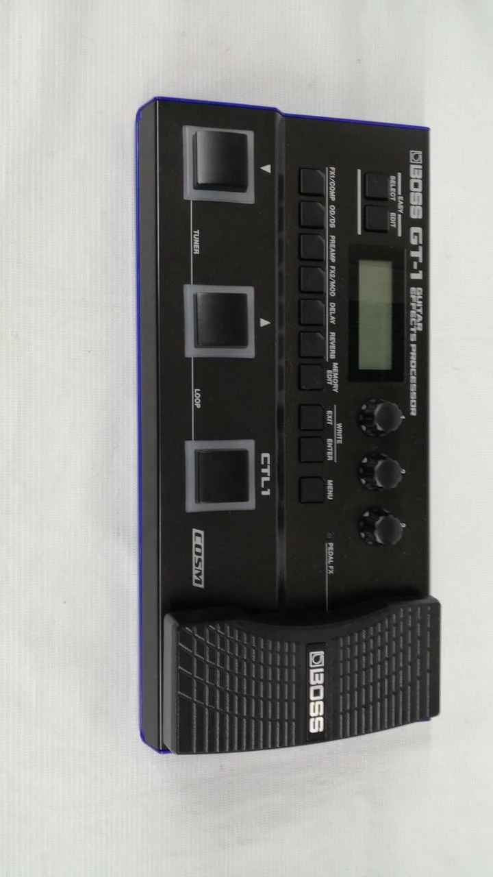 BOSS Multi-Effektgerät GT-1