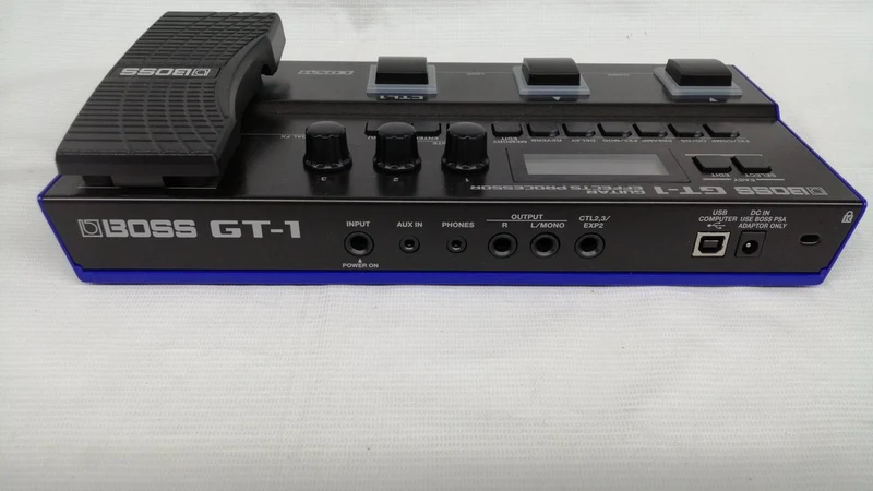BOSS Multi-Effektgerät GT-1