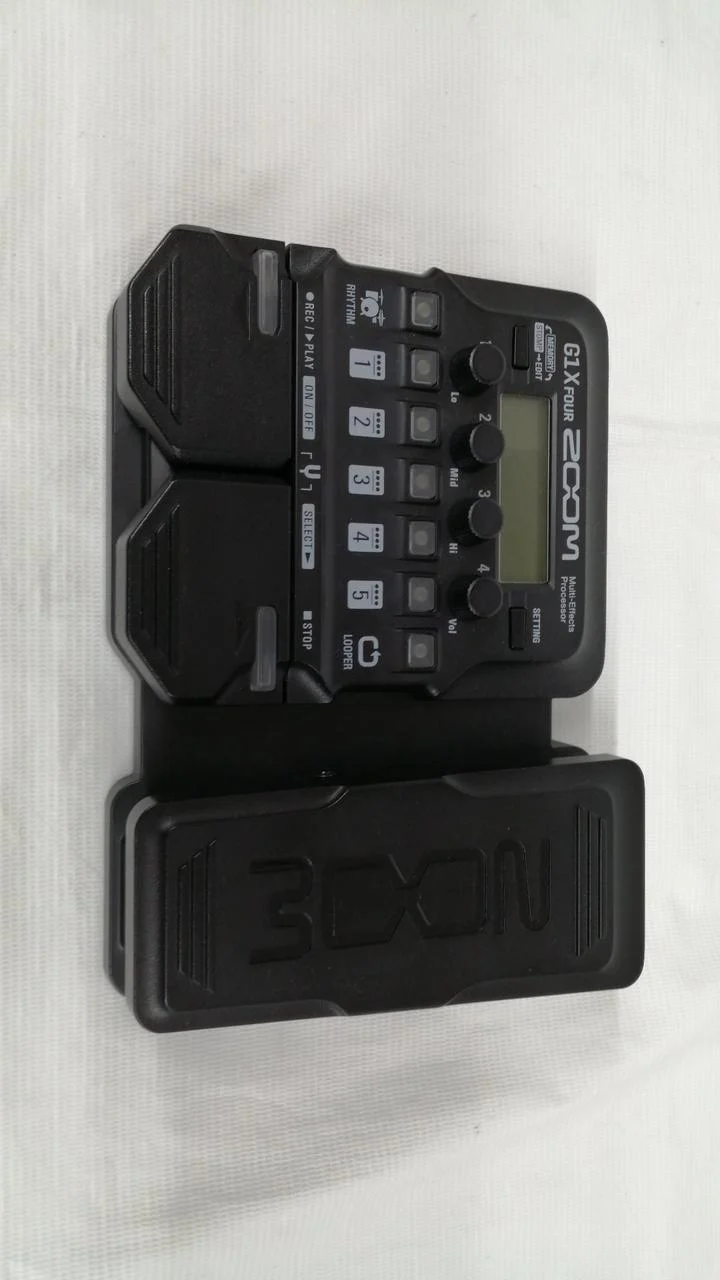 ZOOM Multi-Effekte G1X FOUR