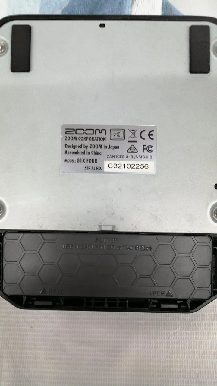 ZOOM Multi-Effekte G1X FOUR