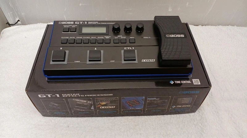 BOSS Multi-Effektgerät GT-1