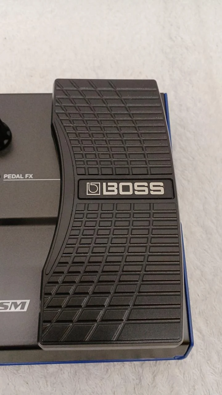 BOSS Multi-Effektgerät GT-1
