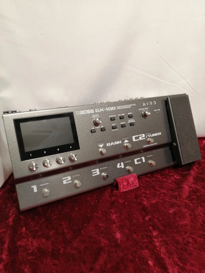 BOSS Multi-Effektpedal GX-100