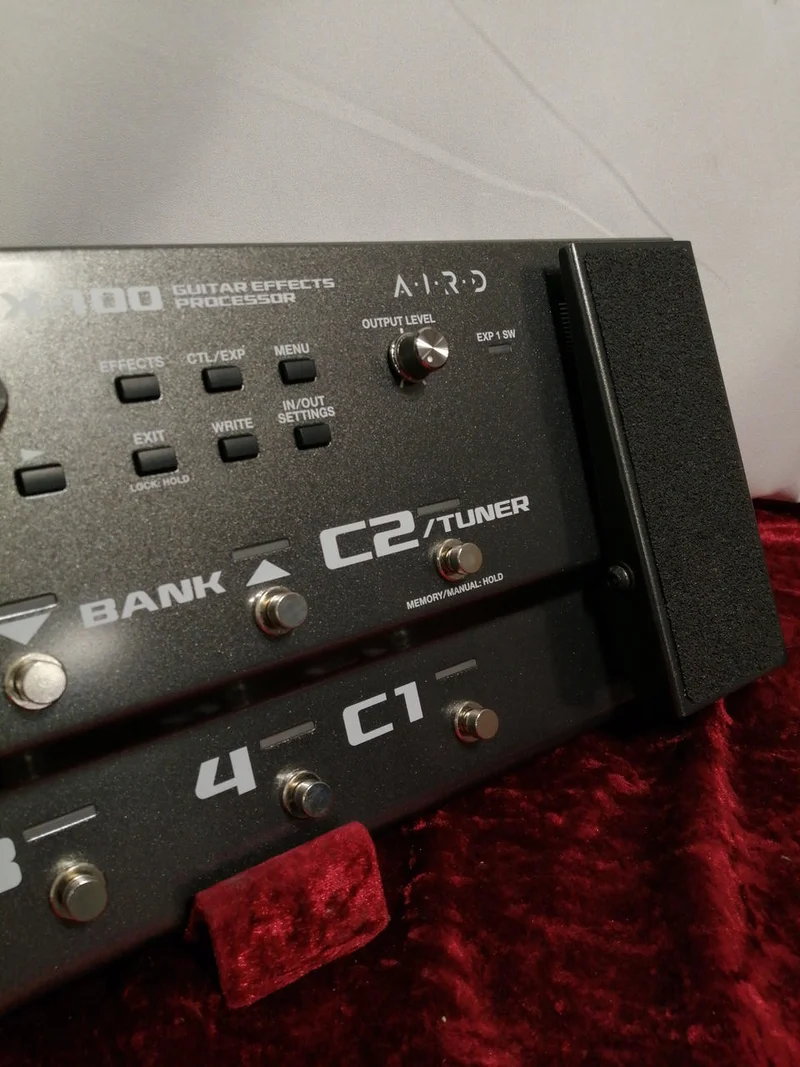 BOSS Multi-Effektpedal GX-100
