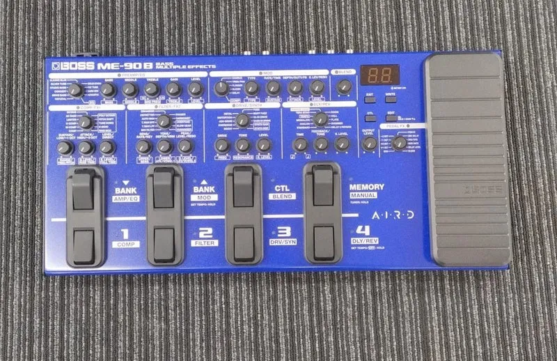 BOSS Multi-Effektpedal ME-90B