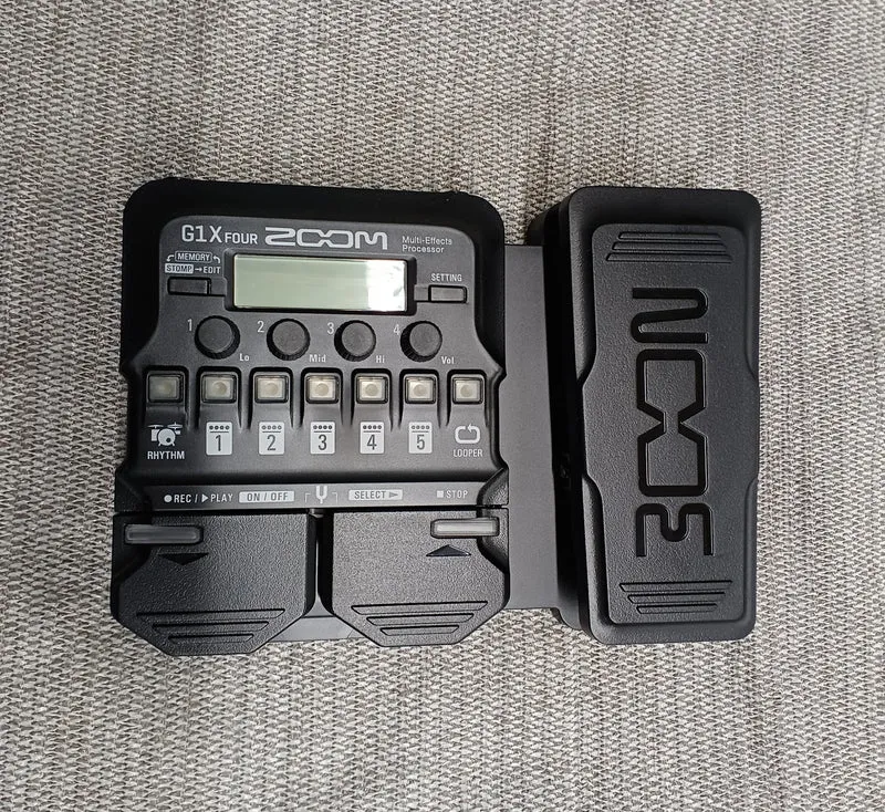 ZOOM Multi-Effektpedal G1FOUR