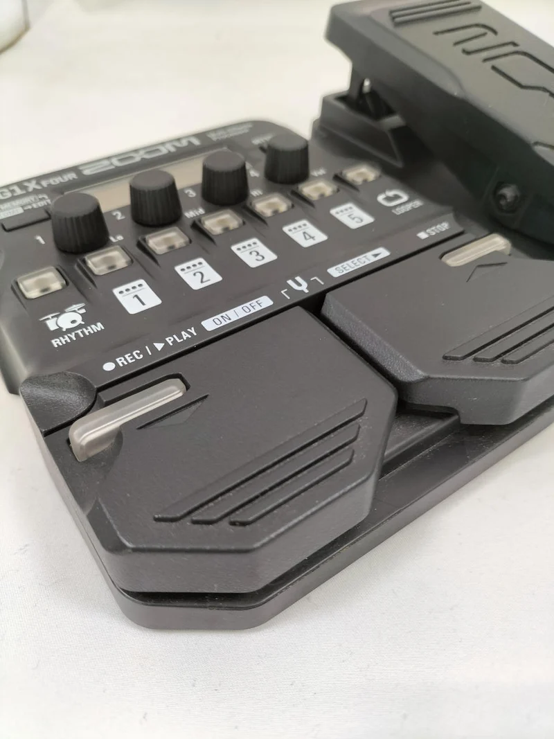 ZOOM Multi-Effekte GX1 FOUR