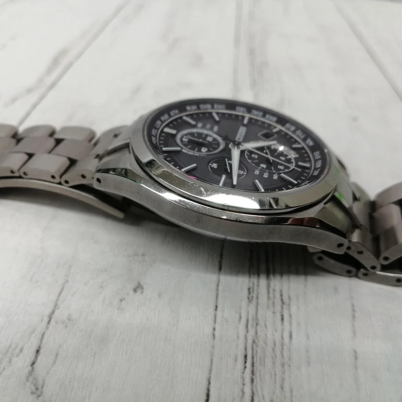 [SCHROTT] CITIZEN Solar-Funkuhr H804-T18696