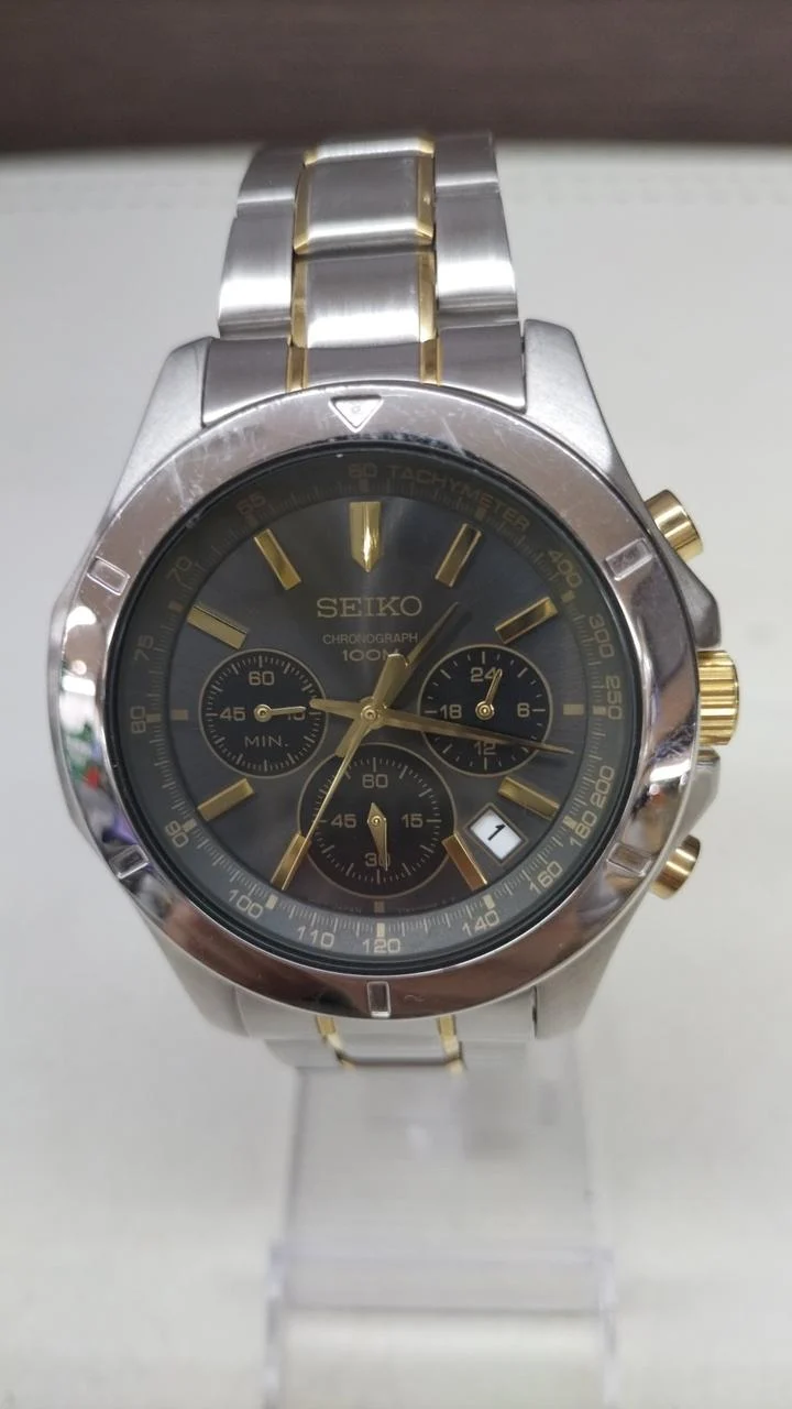 SEIKO Quarz-Chronograph 6T63-00G0 Silberfarben mit Kratzern
