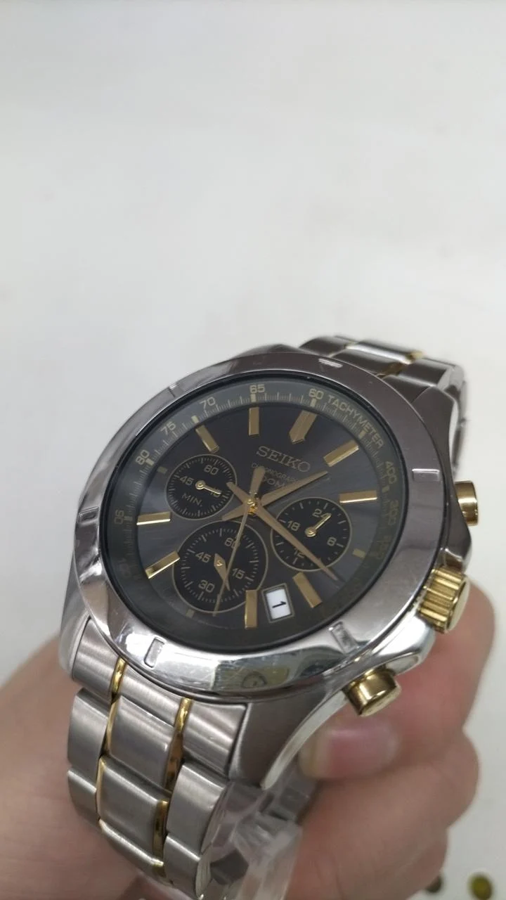 SEIKO Quarz-Chronograph 6T63-00G0 Silberfarben mit Kratzern