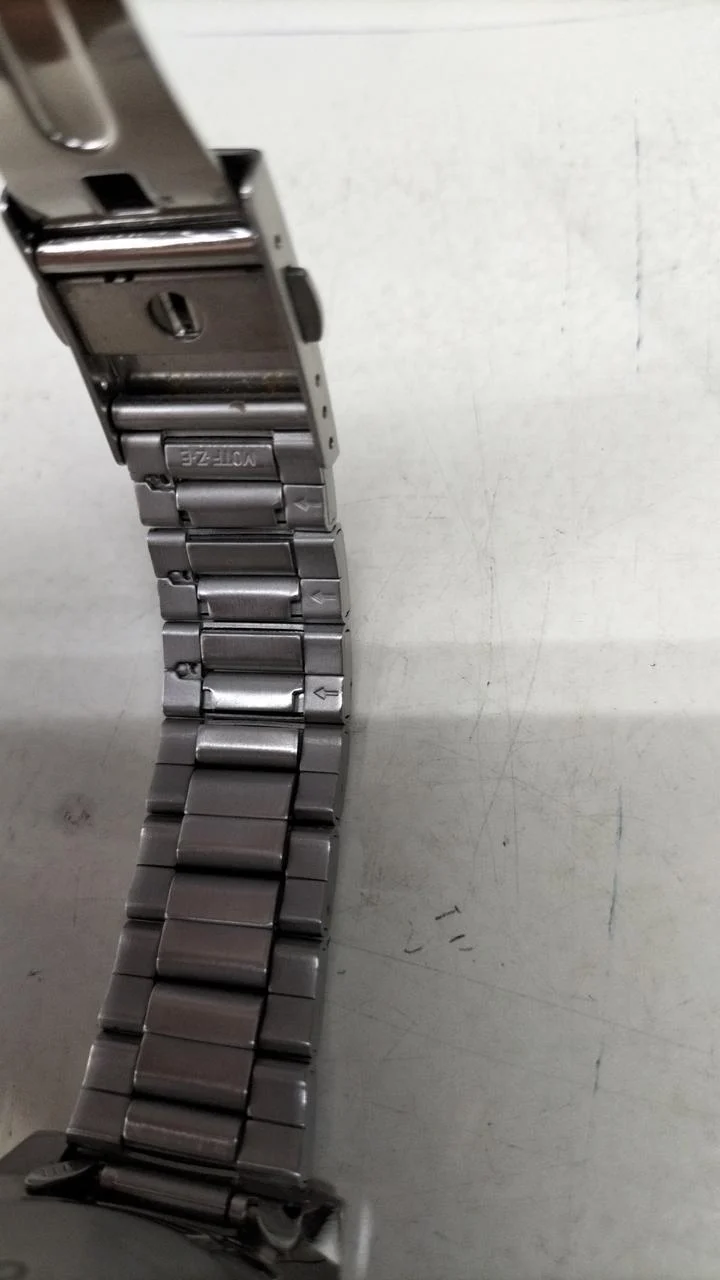 SEIKO Quarz-Chronograph 6T63-00G0 Silberfarben mit Kratzern