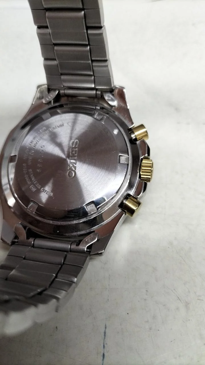 SEIKO Quarz-Chronograph 6T63-00G0 Silberfarben mit Kratzern