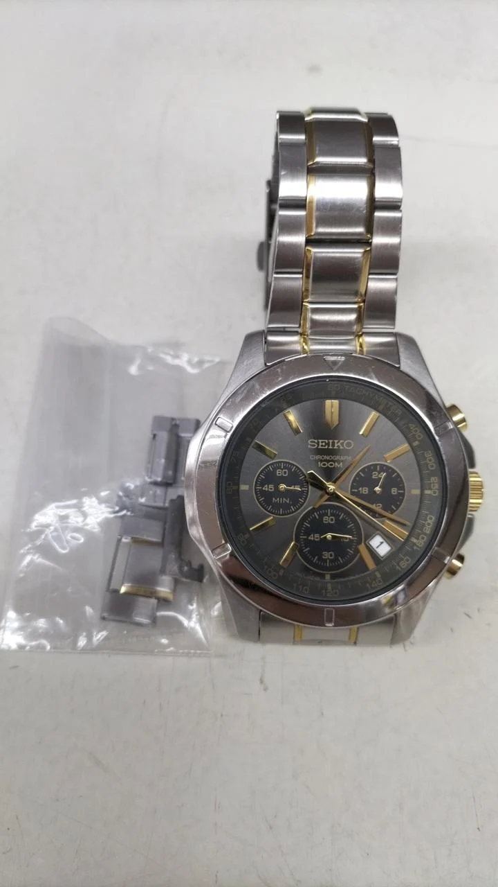 SEIKO Quarz-Chronograph 6T63-00G0 Silberfarben mit Kratzern