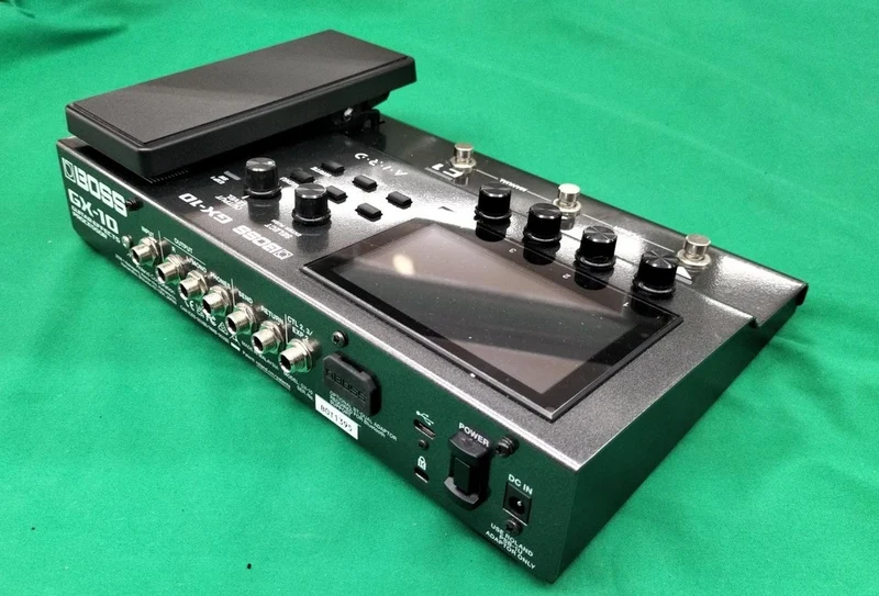 BOSS Multi-Effektgerät GX-10
