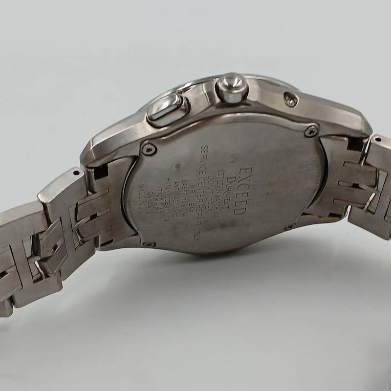CITIZEN EXCEED Radio Solar H110-T009417